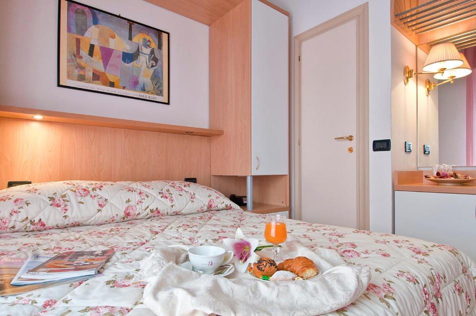 Hotel Angelini Rimini Pokój zdjęcie