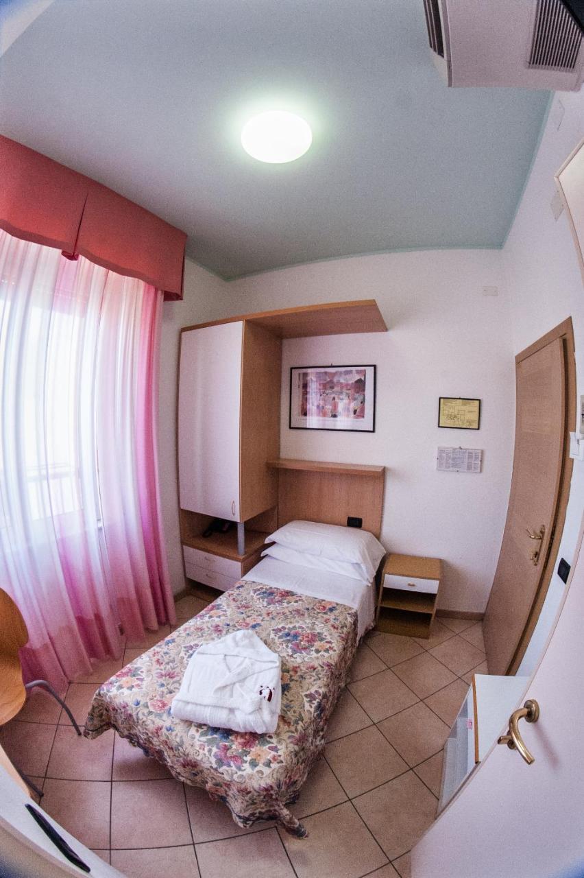 Hotel Angelini Rimini Zewnętrze zdjęcie